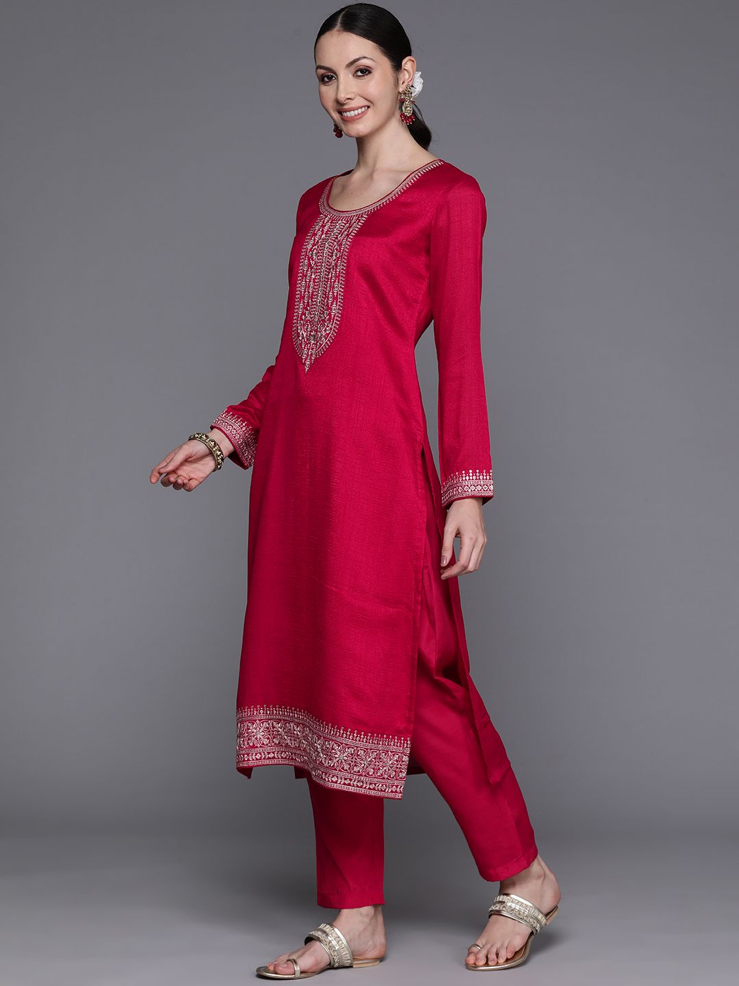 Indyancart IE Ethnic Motifs Embroidered Sequinned Kurta with Trousers & Dupatta
