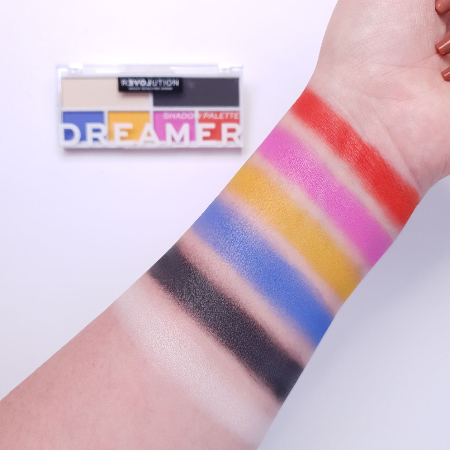 Makeup Revolution Relove Colour Play Eyeshadow Palette - Dreamer