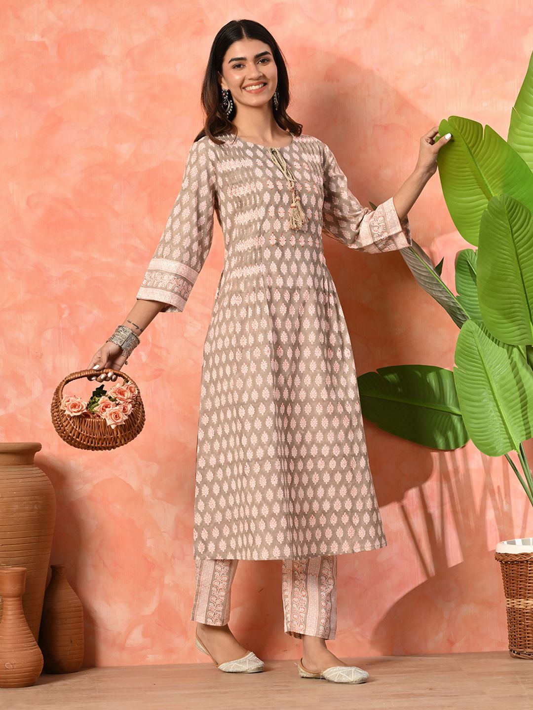 Indyancart SN Women's Grey Cotton printed kurta and pant set
