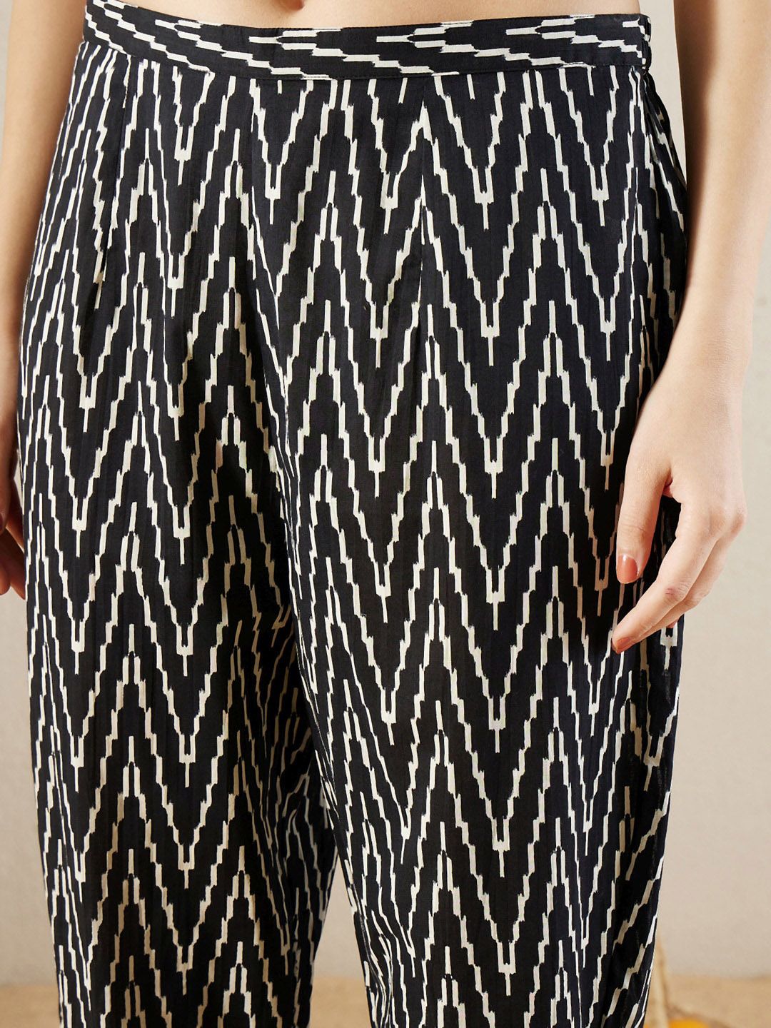 Indyancart IE Printed Pleated Pure Cotton Kurta with Trousers