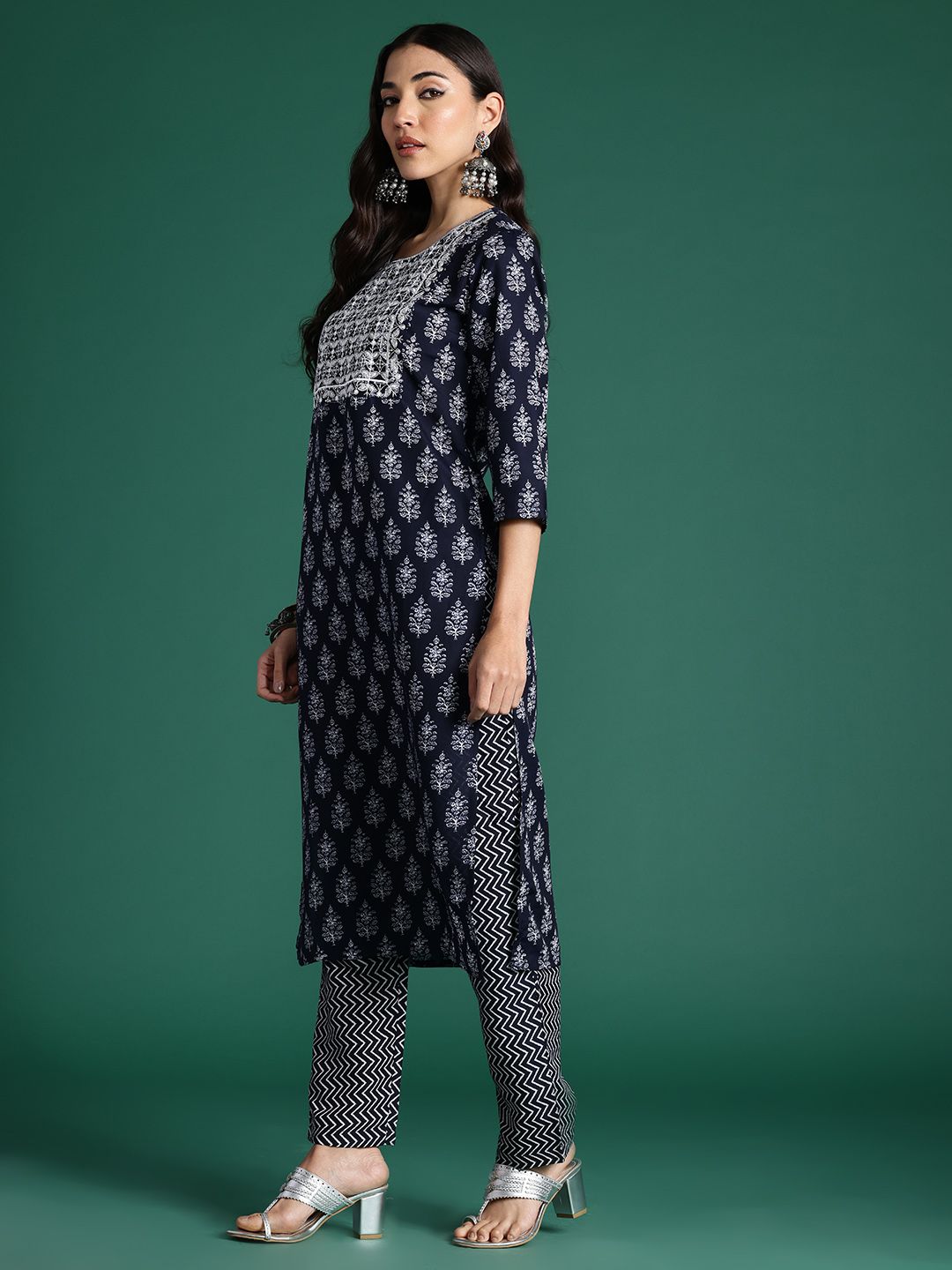 Indyancart IE Ethnic Motifs Printed Thread Work Kurta with Trousers & With Dupatta