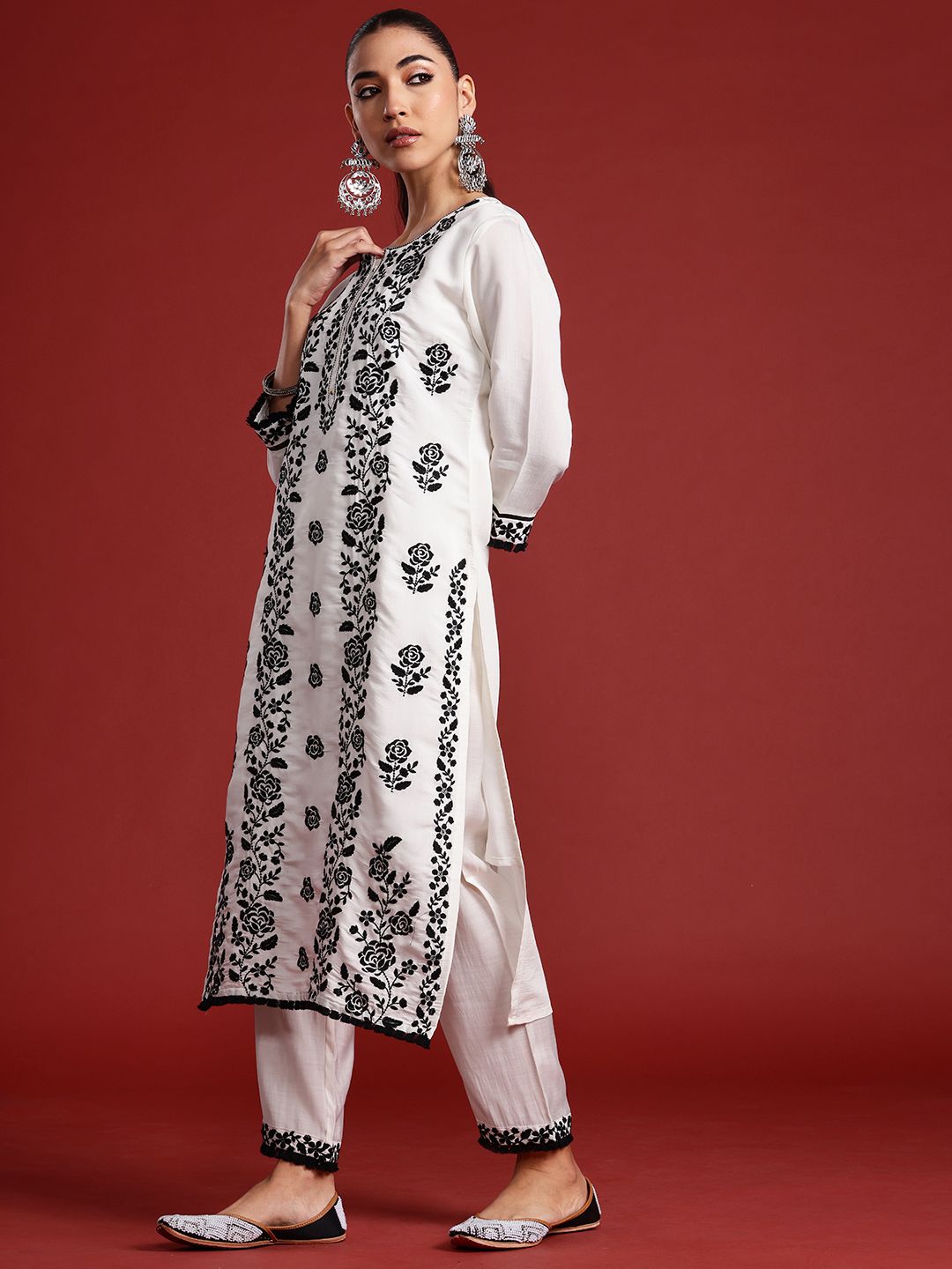 Indyancart IE Floral Embroidered Thread Work Kurta With Trousers & Dupatta