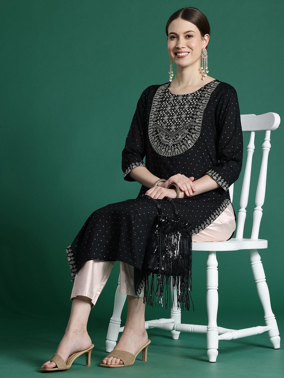 Indyancart IE Embroidered Sequinned Kurta