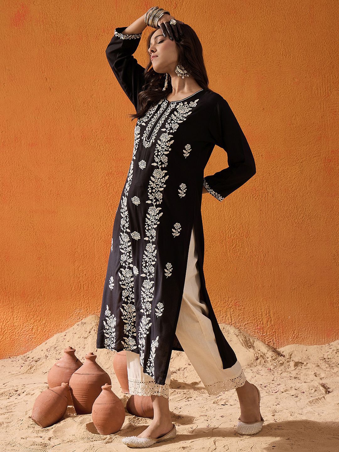 Indyancart IE Black Floral Embroidered Straight Kurta