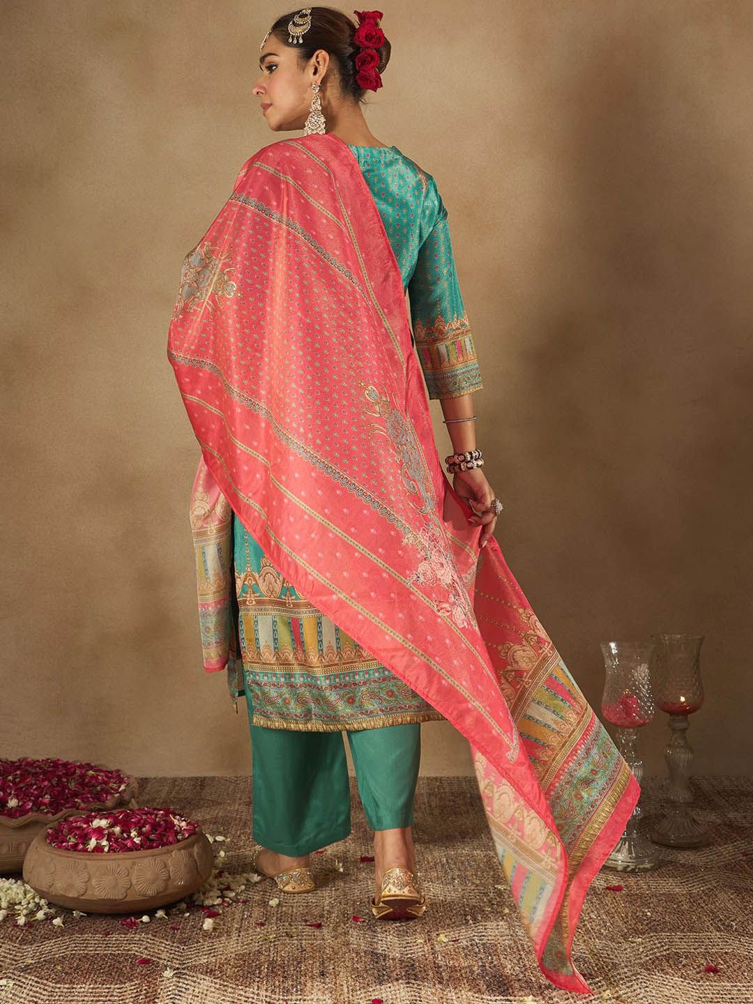 Dhiyona IE Women Floral Printed Regular Beads and Stones Kurta with Trousers & Dupatta