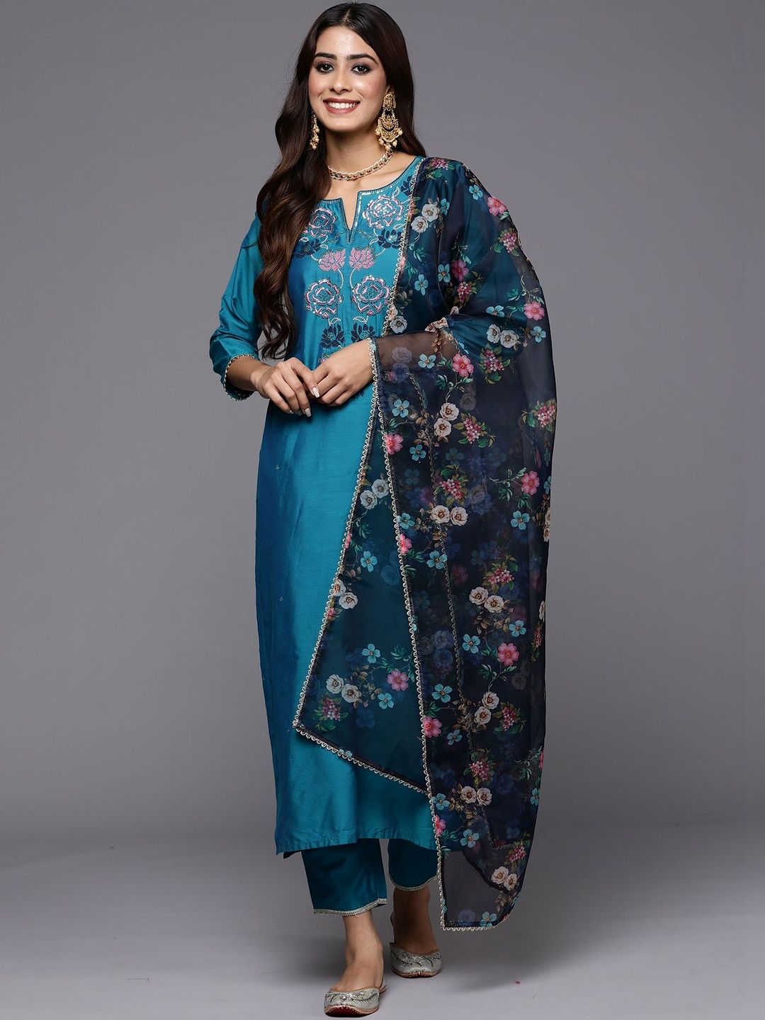 Women Floral Embroidered Regular Thread Work Kurta with Trousers & With Dupatta