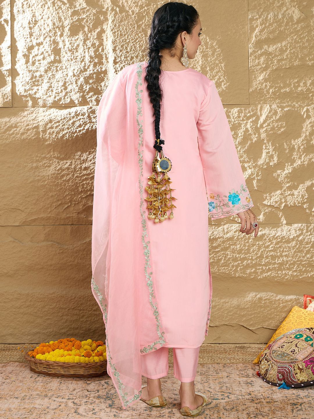 Indyancart IE Women Floral Embroidered Regular Thread Work Kurta with Trousers & With Dupatta