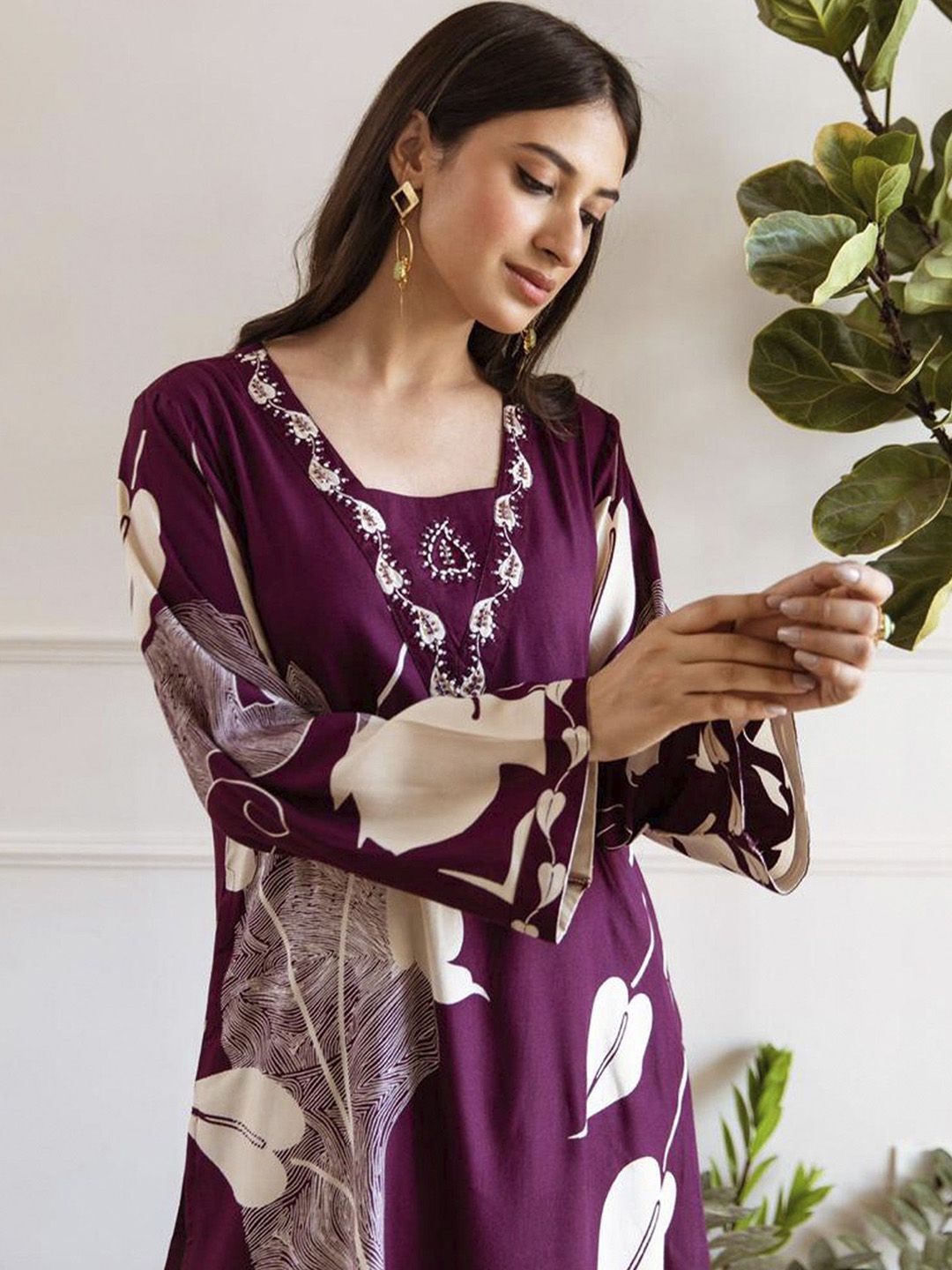 Indyancart IE Printed Beads and Stones Straight Kurta with Trousers