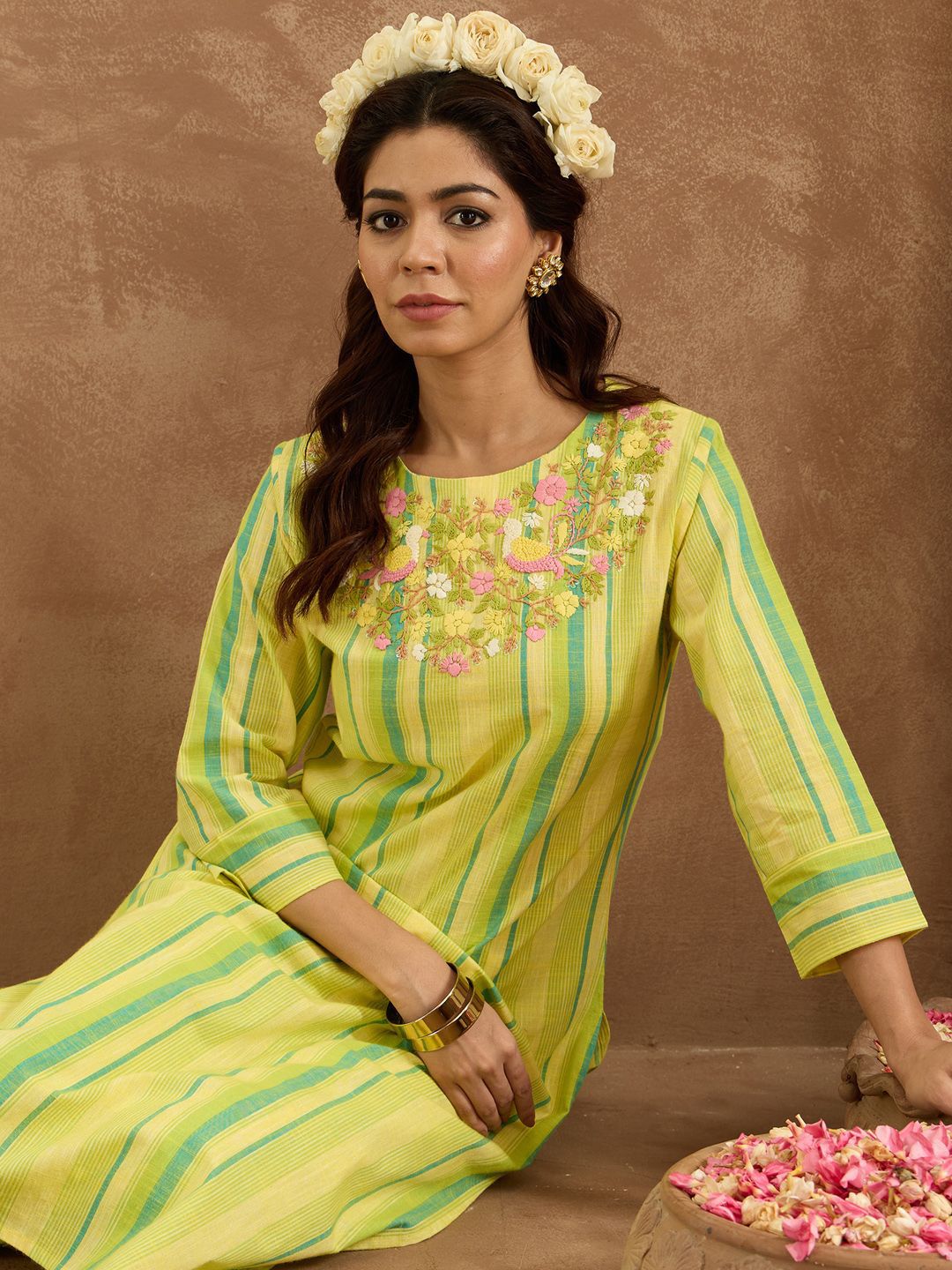 Indyancart IE Women Floral Embroidered Regular Thread Work Pure Cotton Kurta with Trousers
