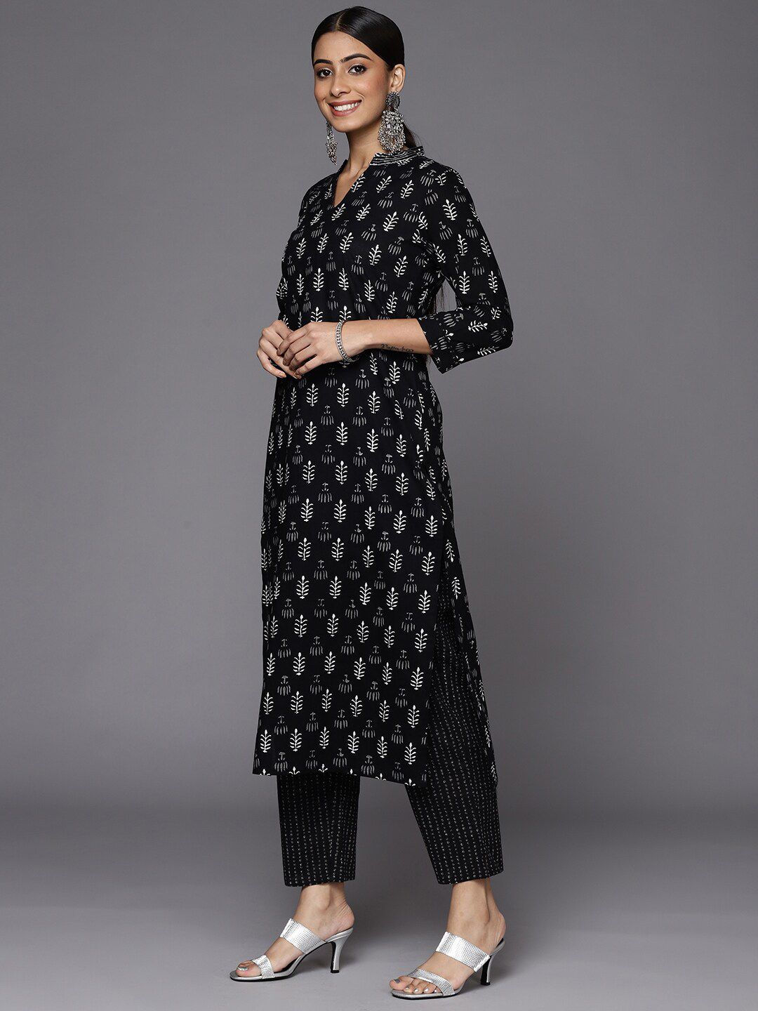 Indyancart VA Women'sFloral Printed Pure Cotton Kurta & Trousers With Dupatta
