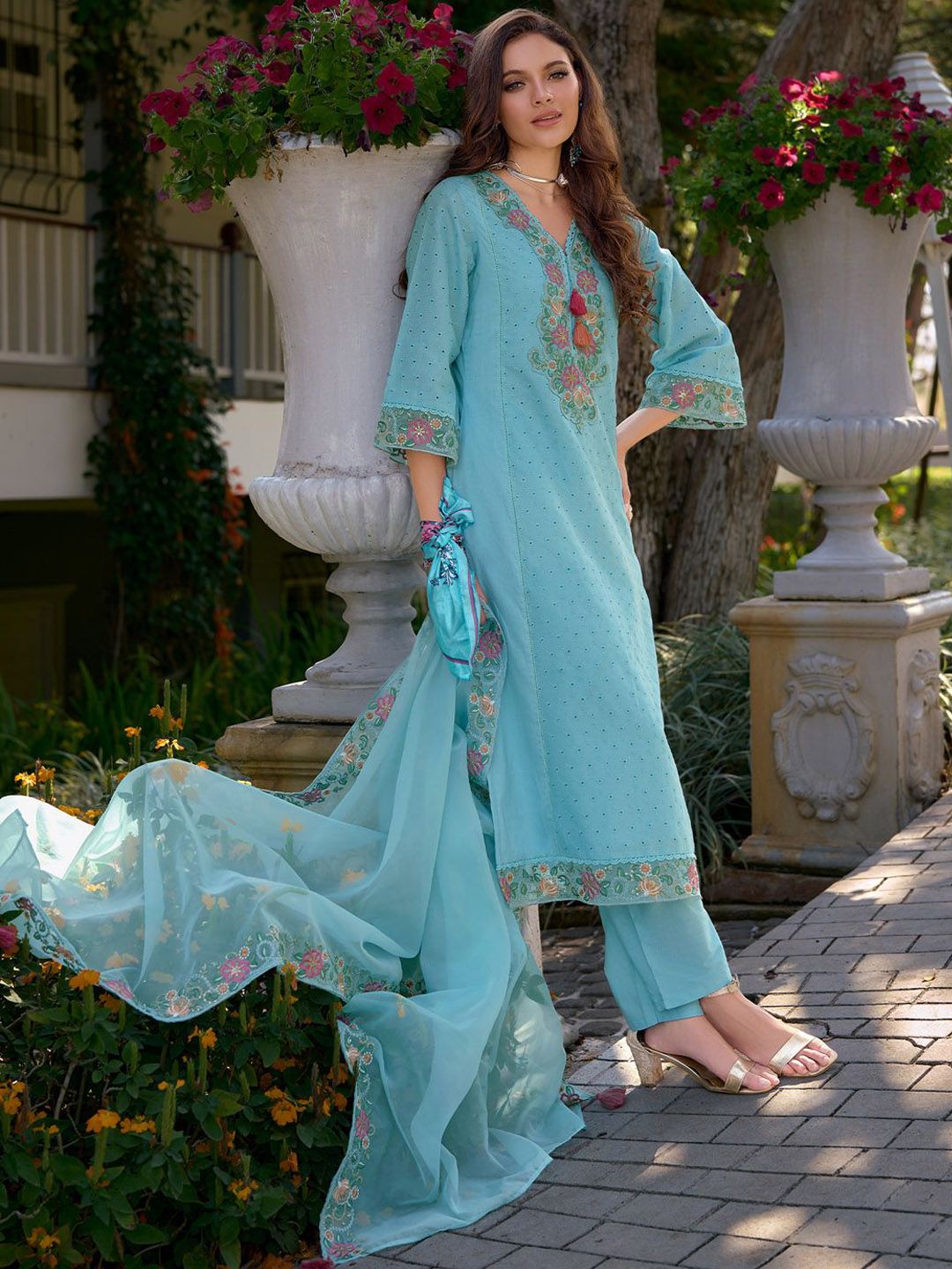 Floral Embroidered V Neck Pure Cotton Kurta With Trousers & Dupatta