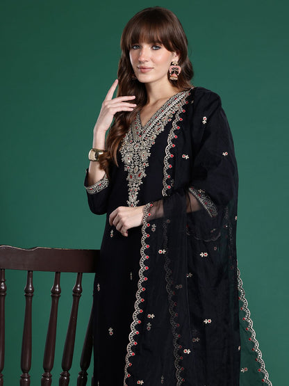 Indyancart IE Ethnic Motifs Embroidered Sequinned Kurta With Trousers & Dupatta