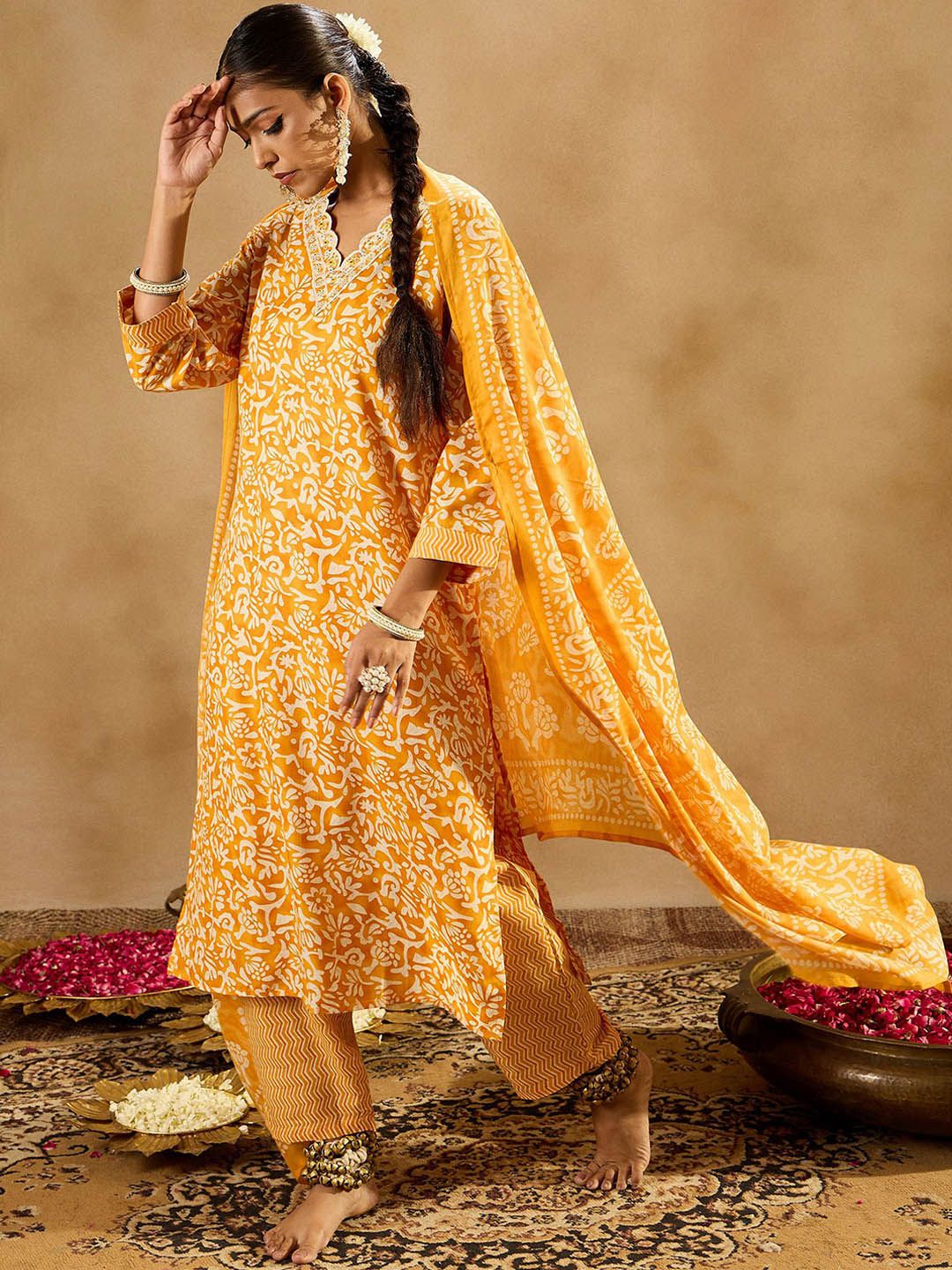Dhiyona IE Floral Printed Thread Work Straight Kurta With Trousers & Dupatta