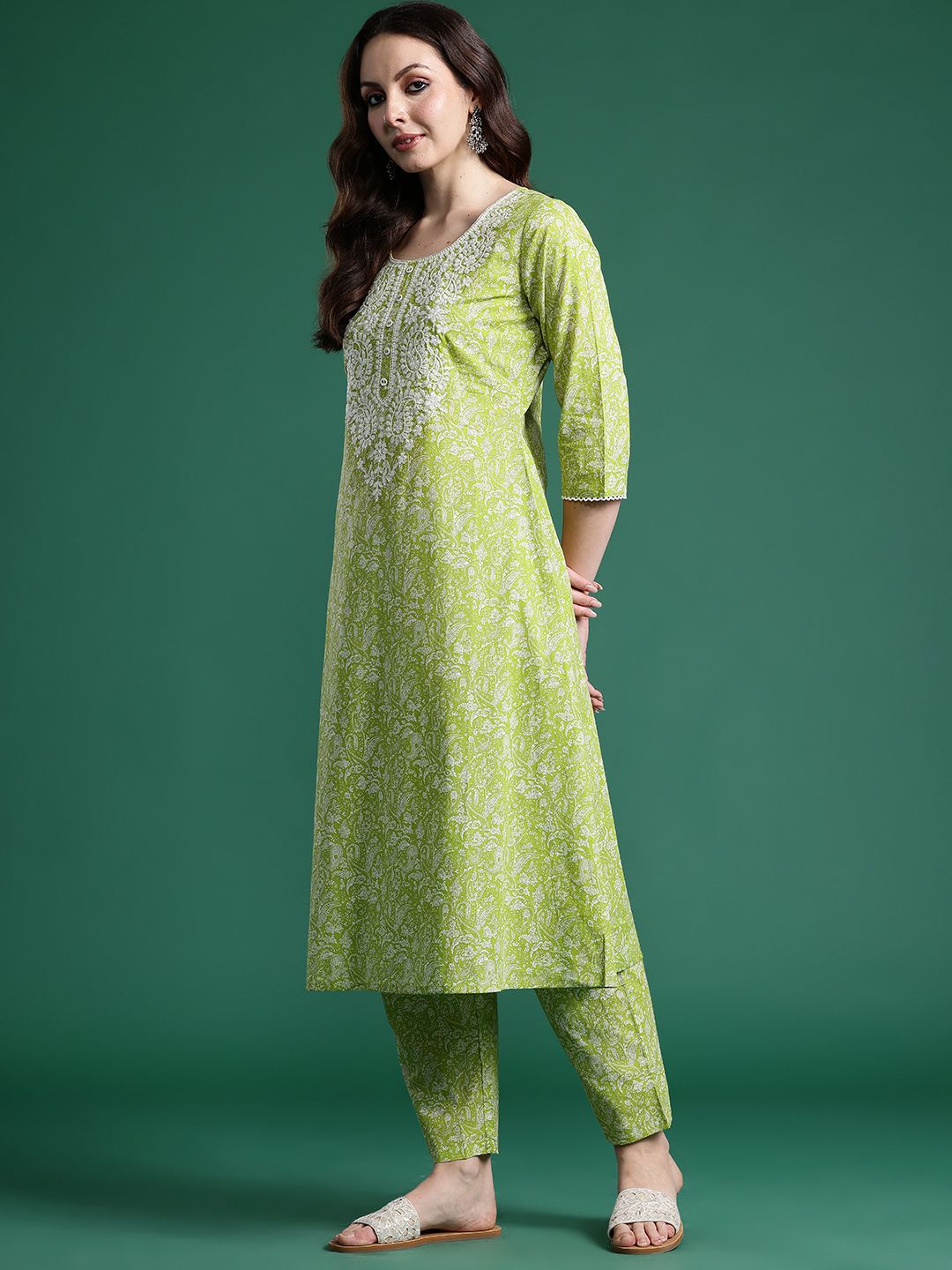 Indyancart IE Women Paisley Embroidered Pure Cotton Kurta with Trousers