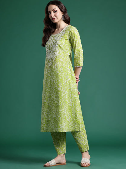 Indyancart IE Women Paisley Embroidered Pure Cotton Kurta with Trousers