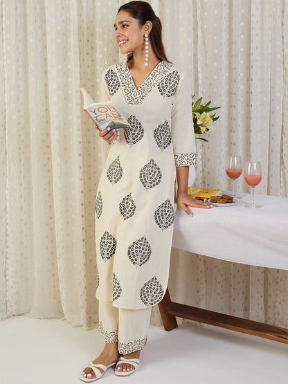 Ethnic Motifs Printed V-Neck Pure Cotton Straight Kurta With Trousers