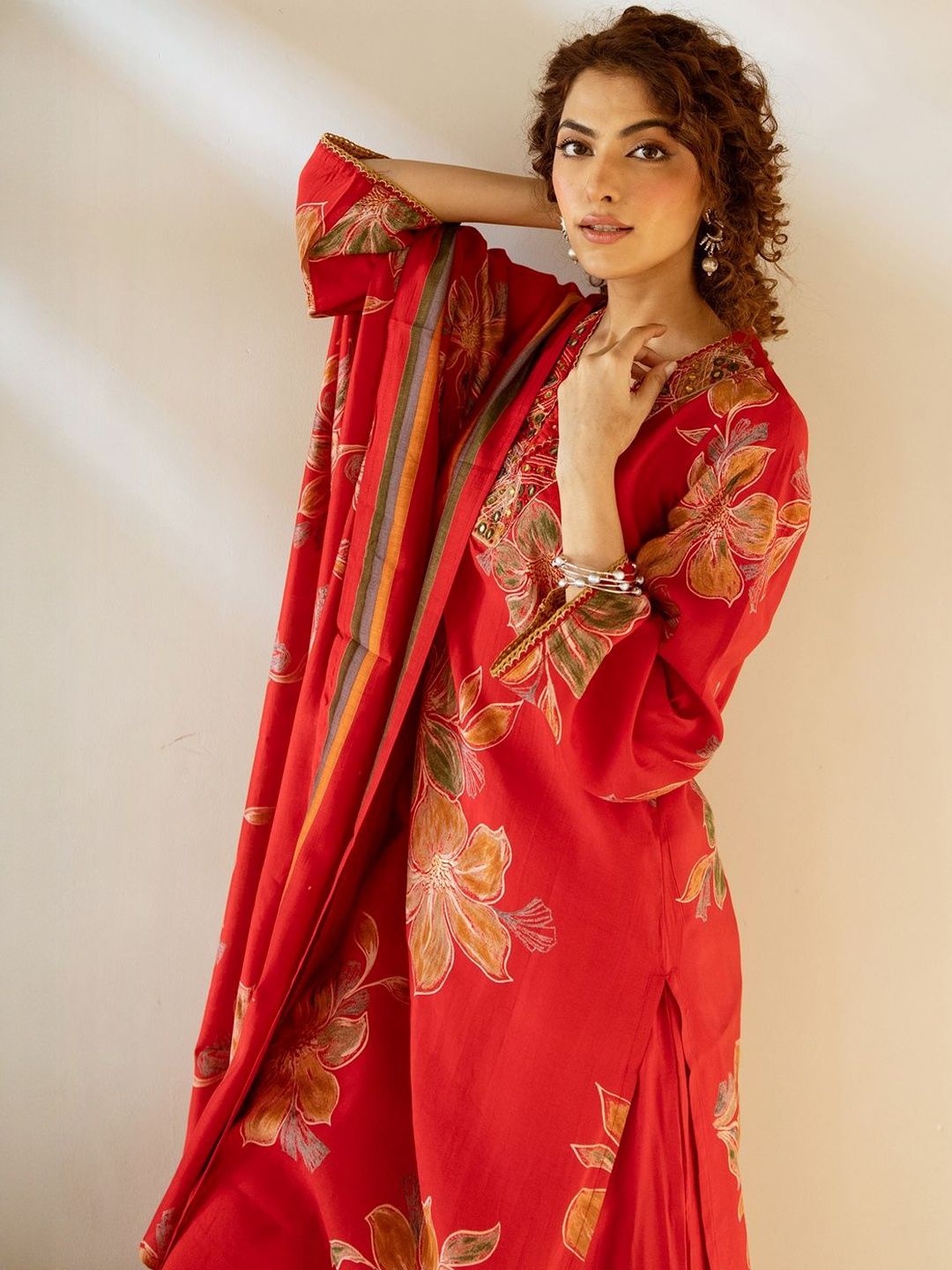 Women Floral Printed Kurta with Palazzos & Dupatta