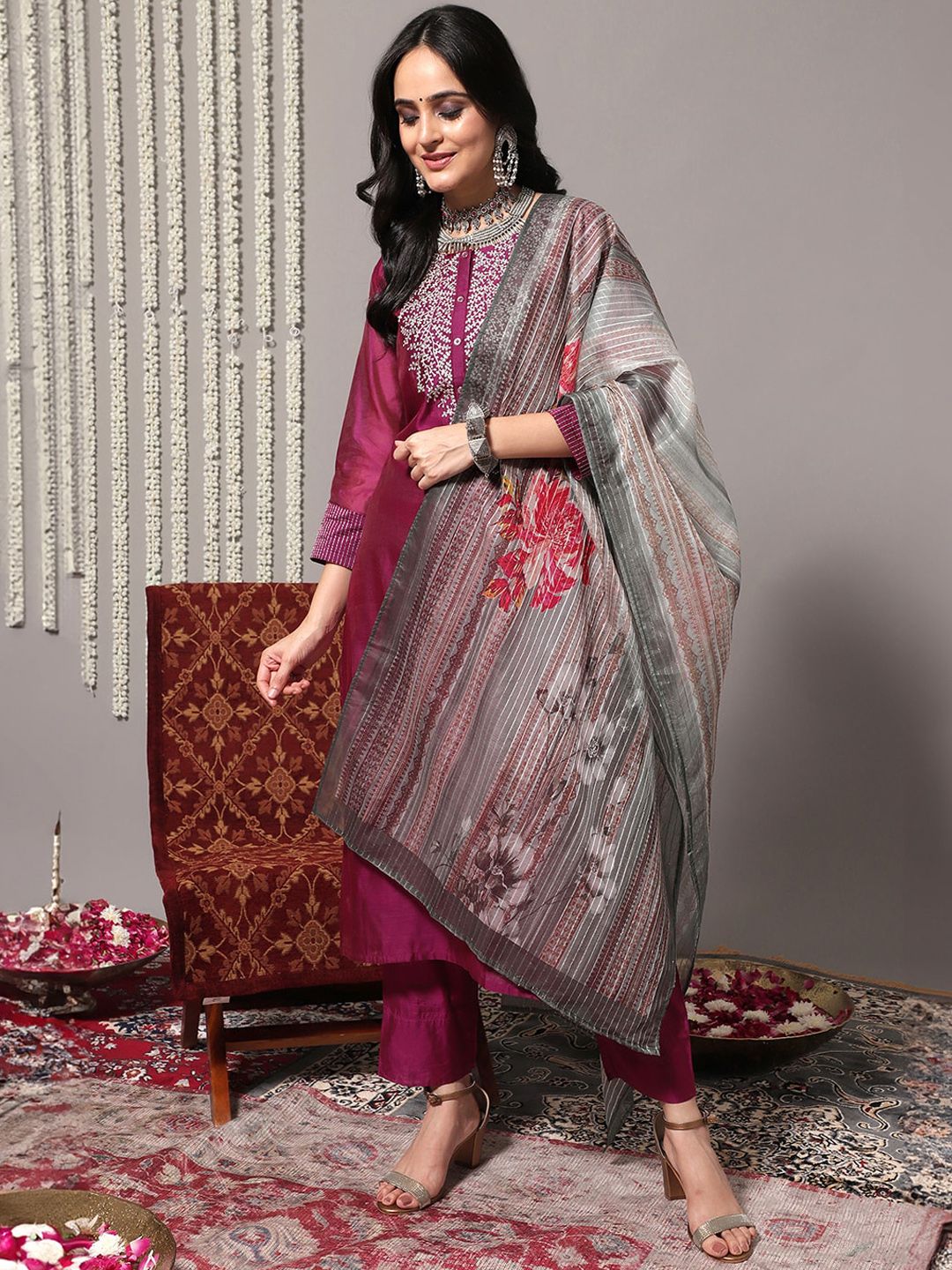 Indyancart VA Women'sFloral Yoke Design Thread Work Detail Straight Kurta & Trousers With Dupatta