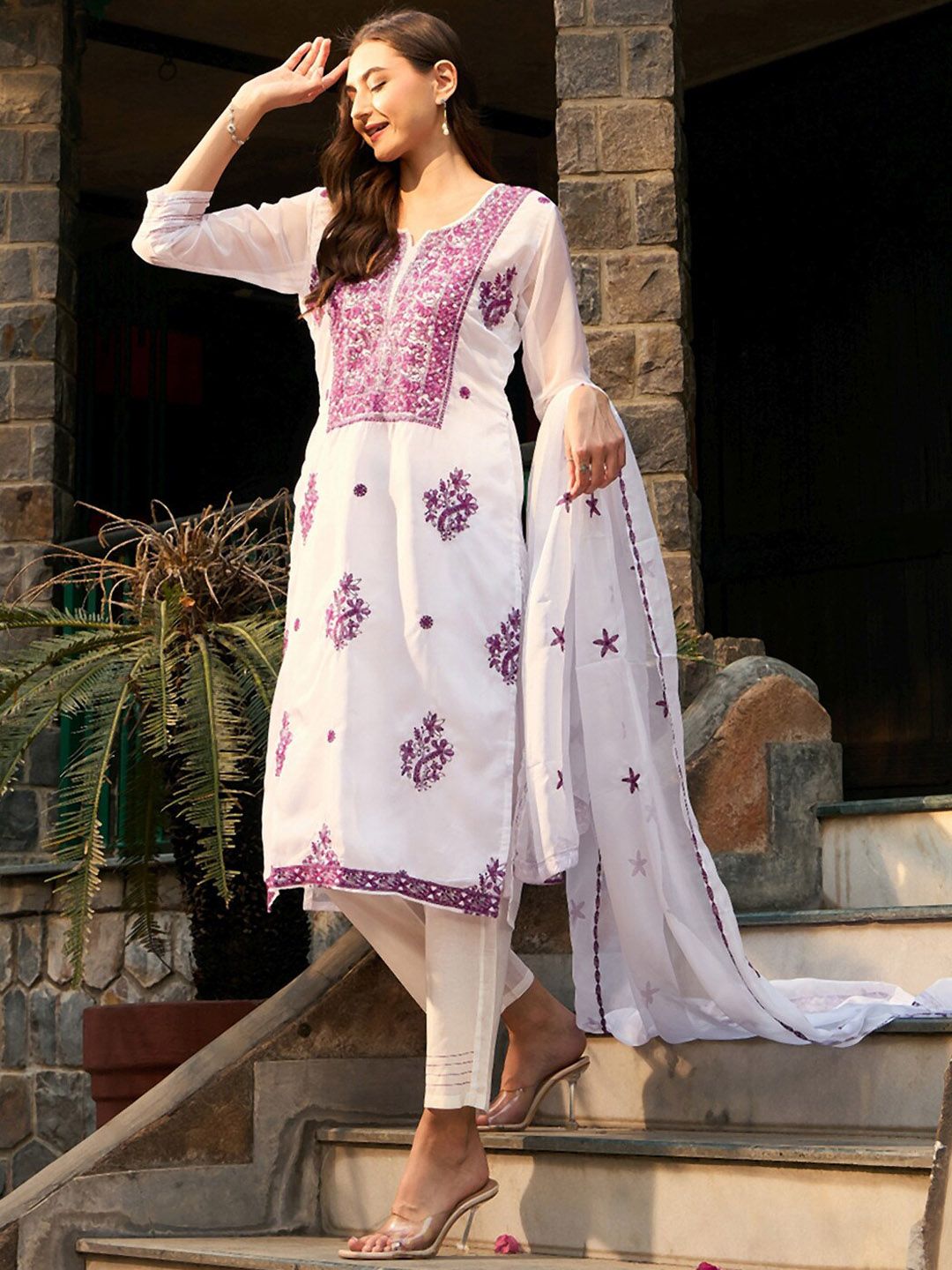 Notch Neck Floral Embroidered Regular Thread Work Straight Kurta Set