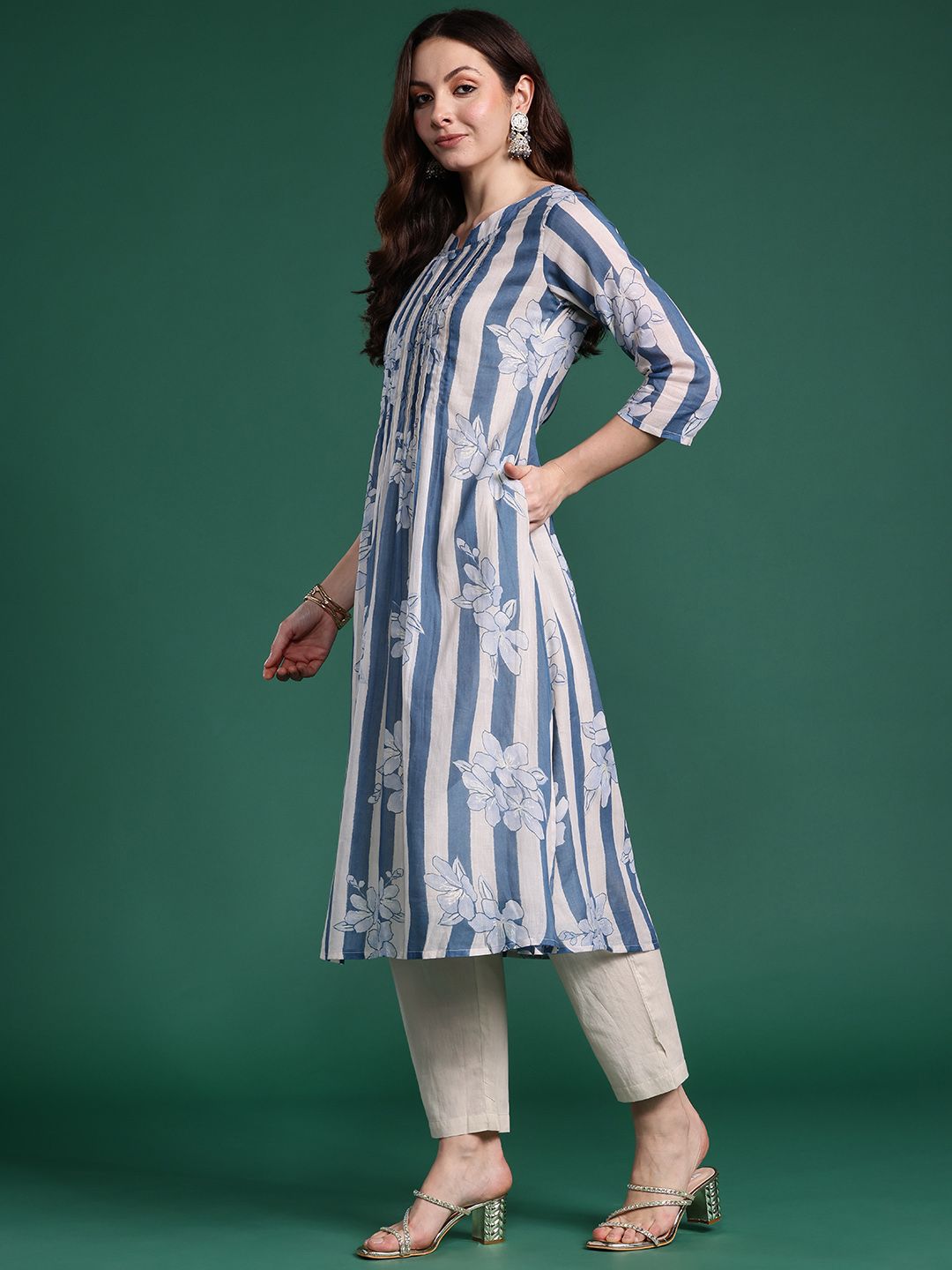 Indyancart IE Women Floral Printed Regular Pure Cotton Kurta with Trousers