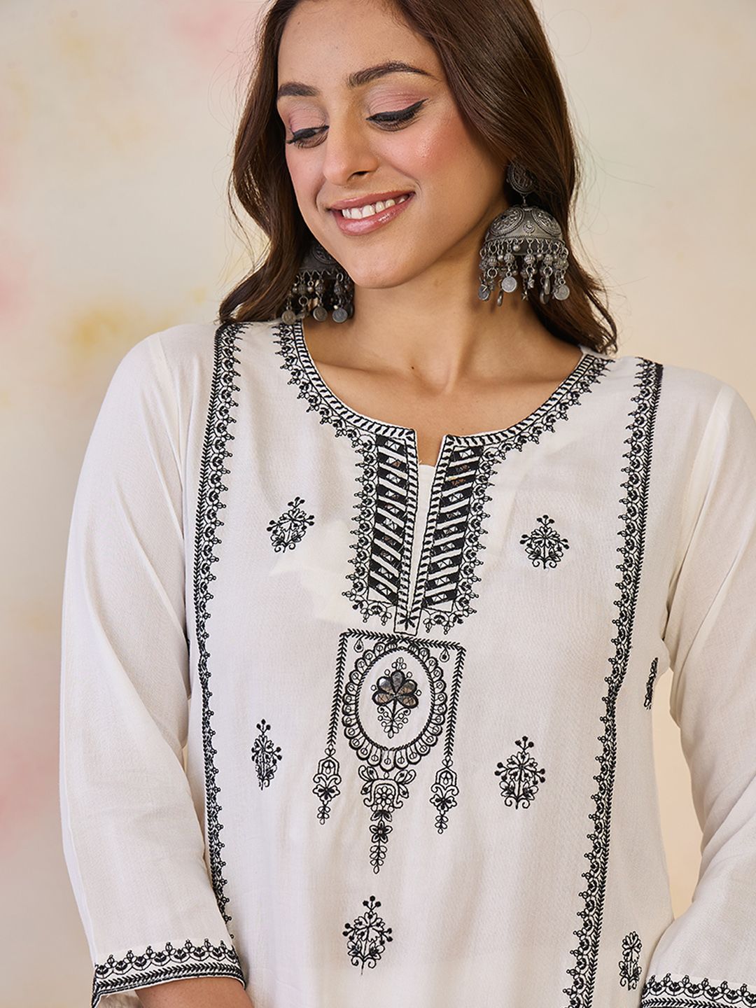 Indyancart IE Women Ethnic Motifs Embroidered Thread Work Floral Kurta