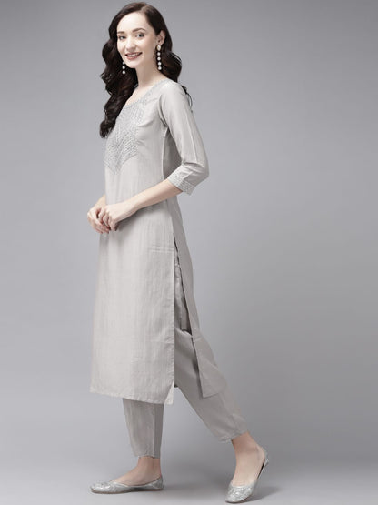 Indyancart IE Women Grey Ethnic Motifs Yoke Design Regular Kurta with Trousers & With Dupatta