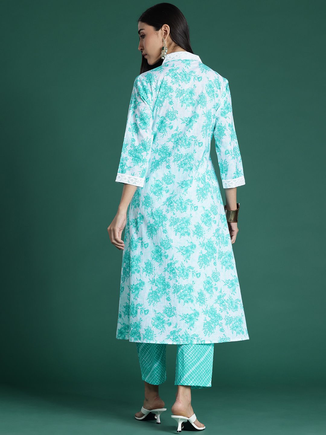 Indyancart IE Women Floral Printed Pleated Pure Cotton Kurta with Trousers