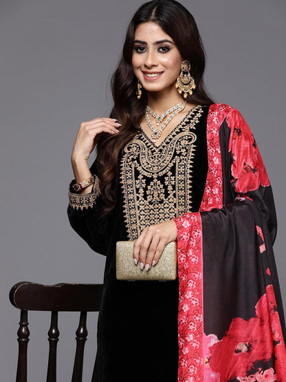 Floral Embroidered V-Neck Three-Quarter Sleeves Straight Velvet Kurta Set