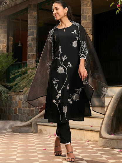 Indyancart IE Floral Embroidered Keyhole Neck Thread Work Kurta with Trousers & With Dupatta