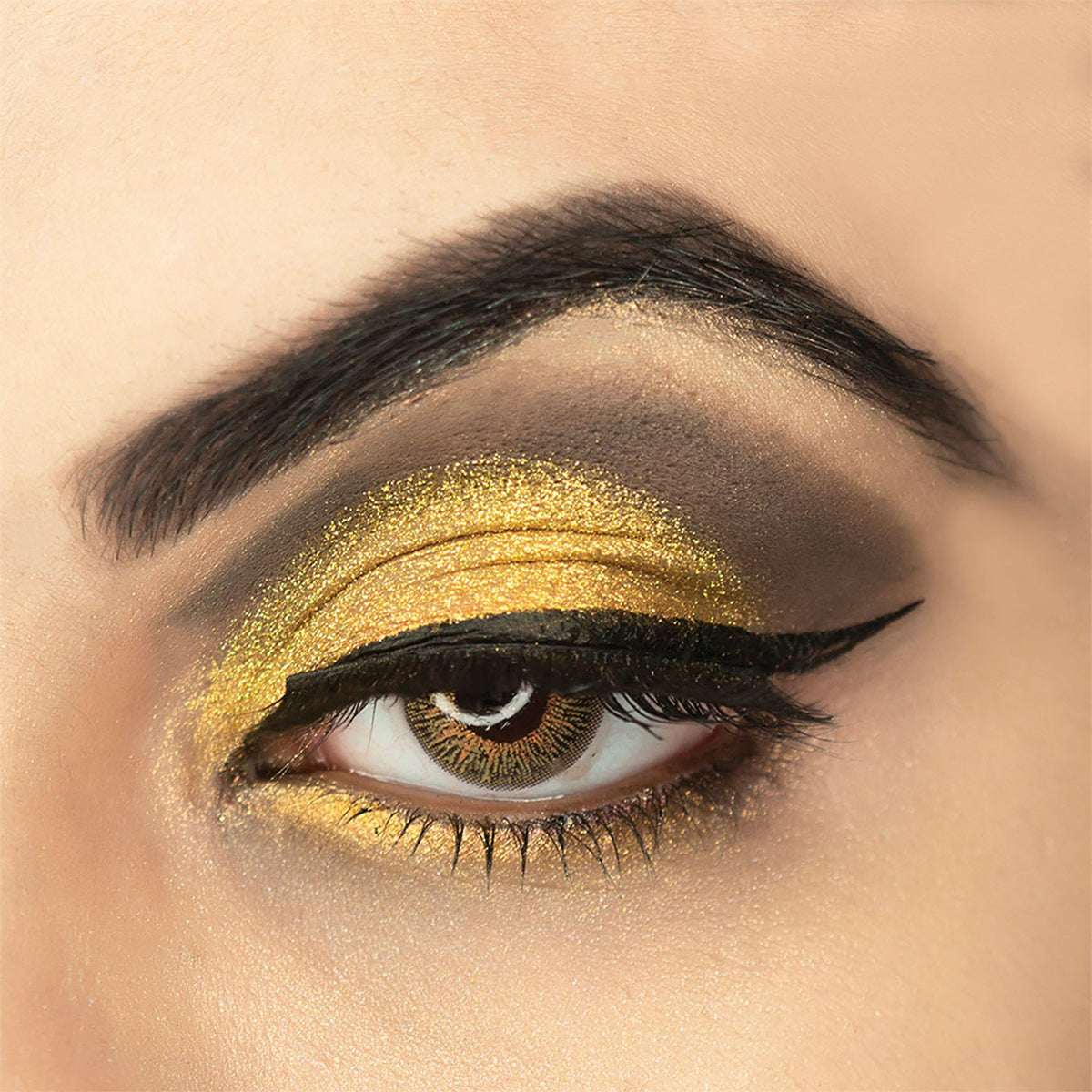C2P Pro Sunkiss Gold 151 loose eye shadow pigment with shimmering gold finish for face and body application.