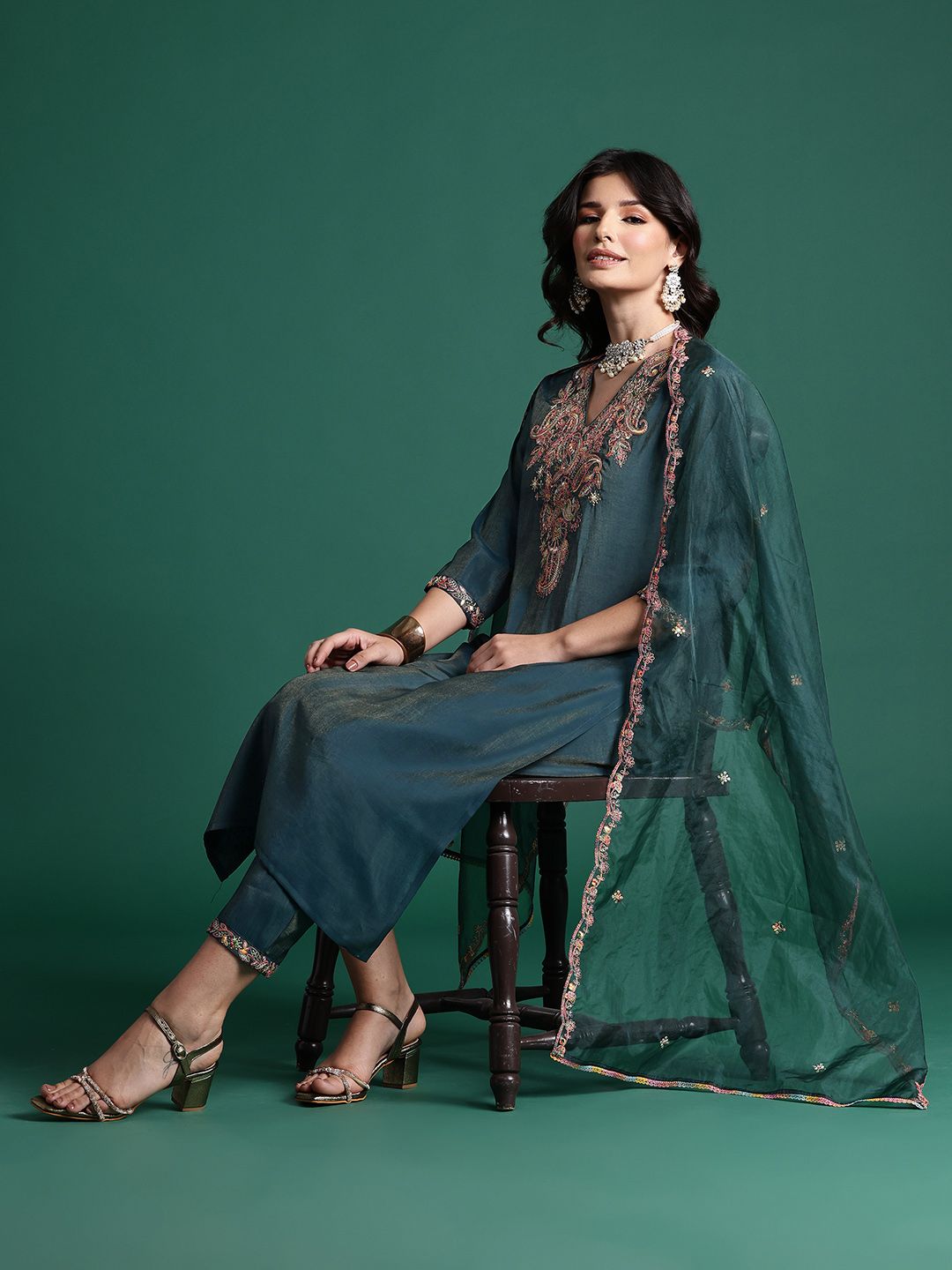 Indyancart IE Paisley Embroidered Thread Work Liva Kurta with Trousers & With Dupatta