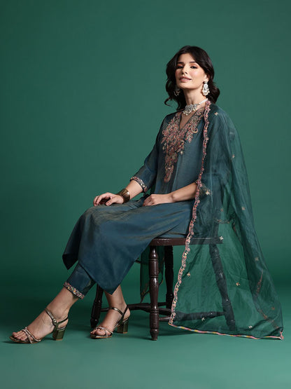 Indyancart IE Paisley Embroidered Thread Work Liva Kurta with Trousers & With Dupatta