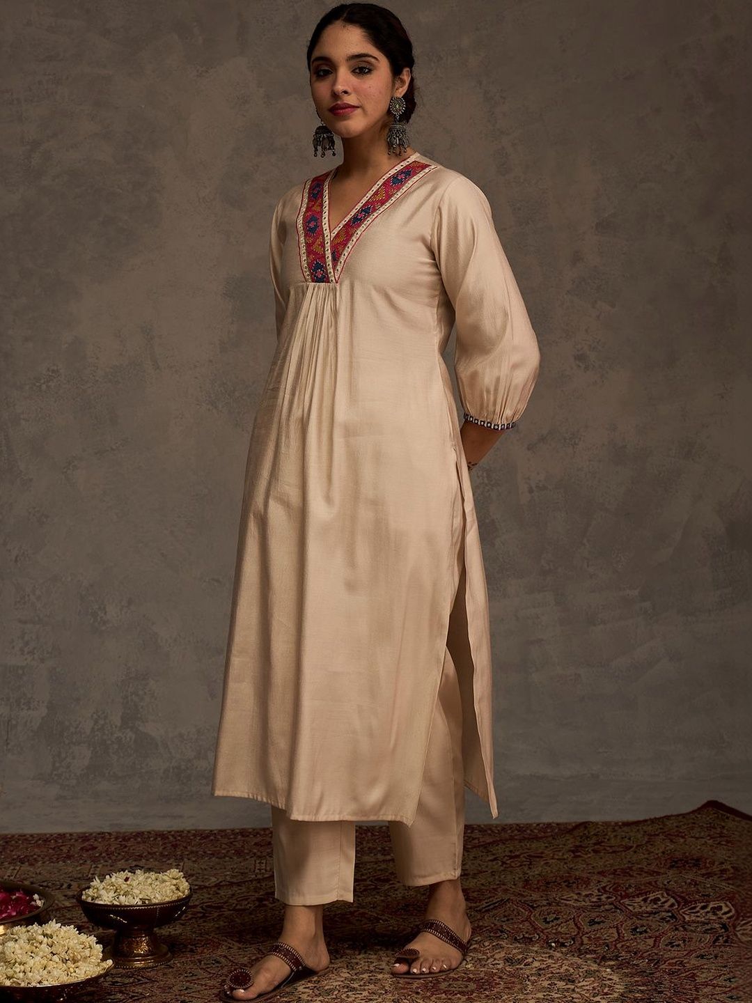 Women Ethnic Motifs Embroidered Regular Thread Work Liva Kurta with Trousers