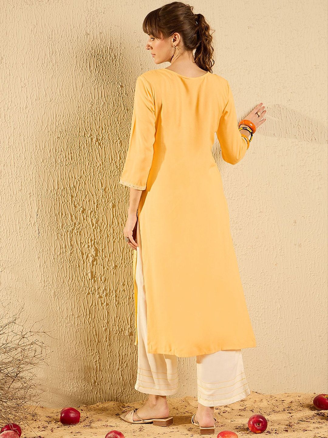 Indyancart IE Ethnic Motifs Embroidered Straight Kurta