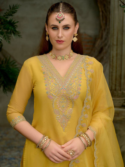 Ethnic Motifs Embroidered Kurta with Trousers & Dupatta