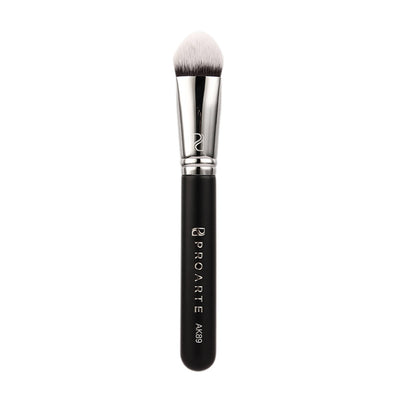 Pro Arte Kabuki Triangle Brush - AK89