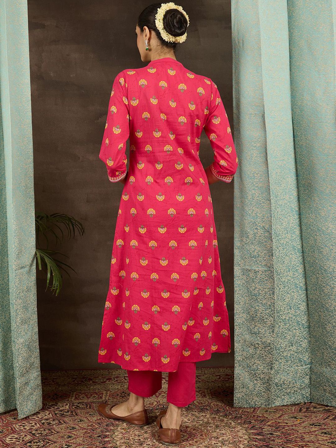 Indyancart IE Women Ethnic Motifs Printed Thread Work Pure Cotton Kurta Trousers