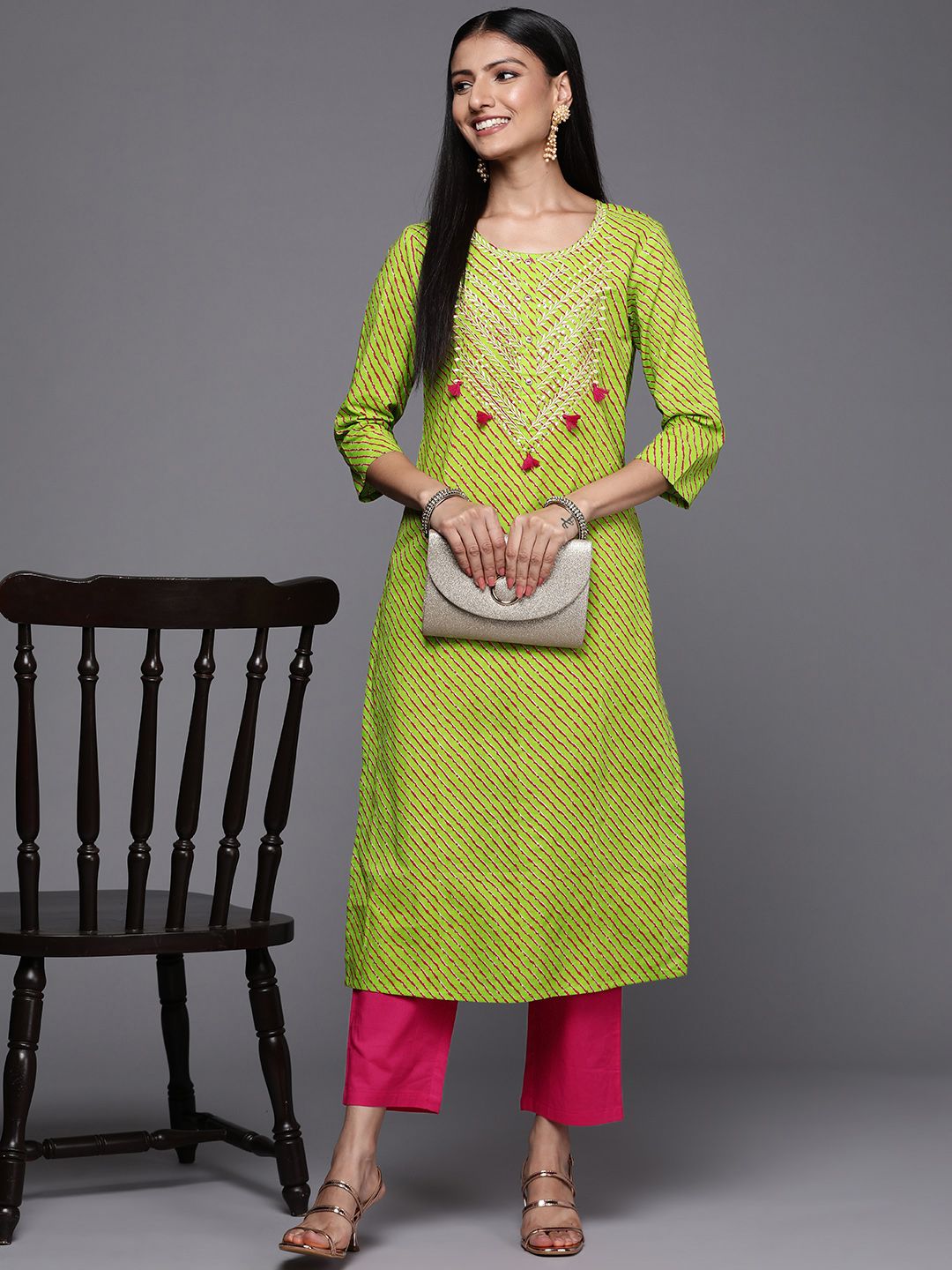 Indyancart VA Women's Green Leheriya Embroidered Pure Cotton Kurta with Trousers