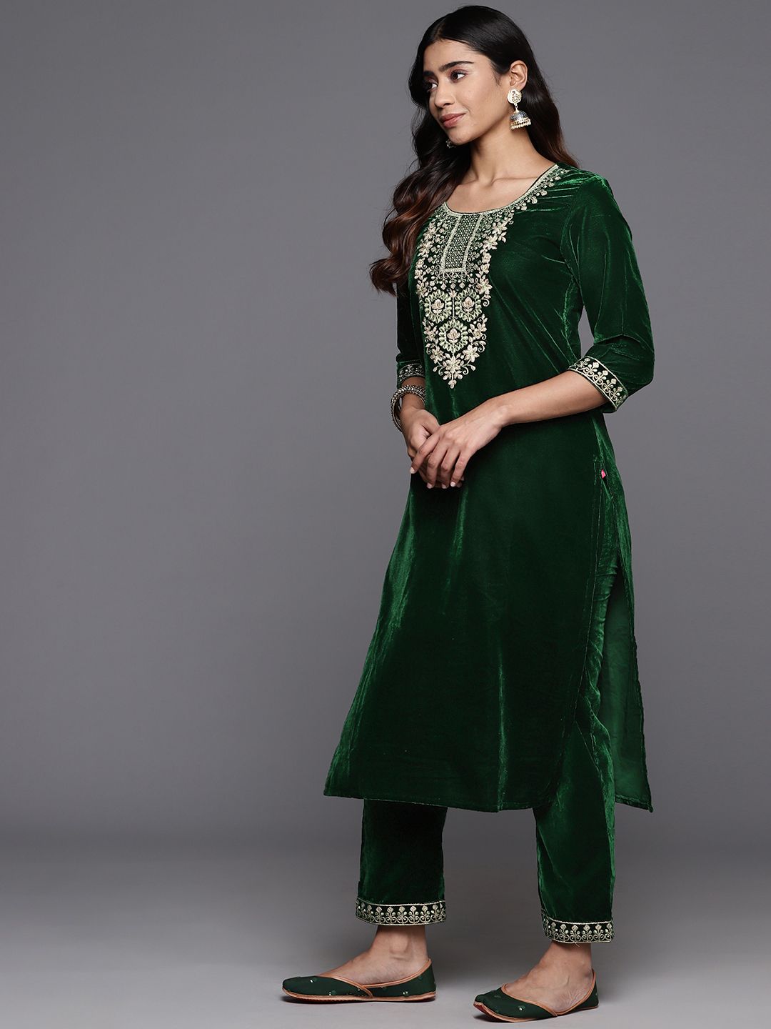 Indyancart VA Women'sWinter floral Zari Embroidered Velvet Kurta Set with Dupatta.