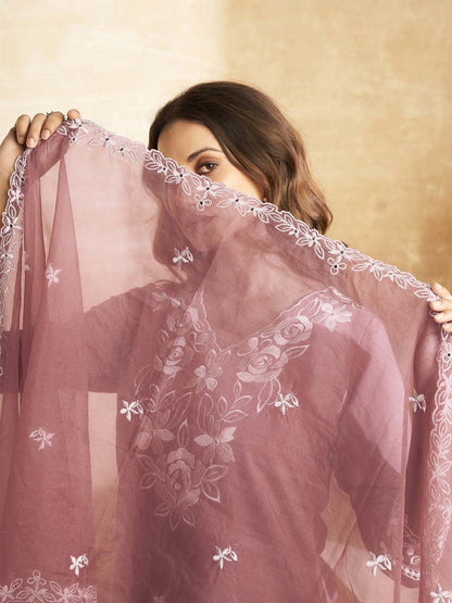 Indyancart IE Women Pink Floral Embroidered Regular Thread Work Kurta Set
