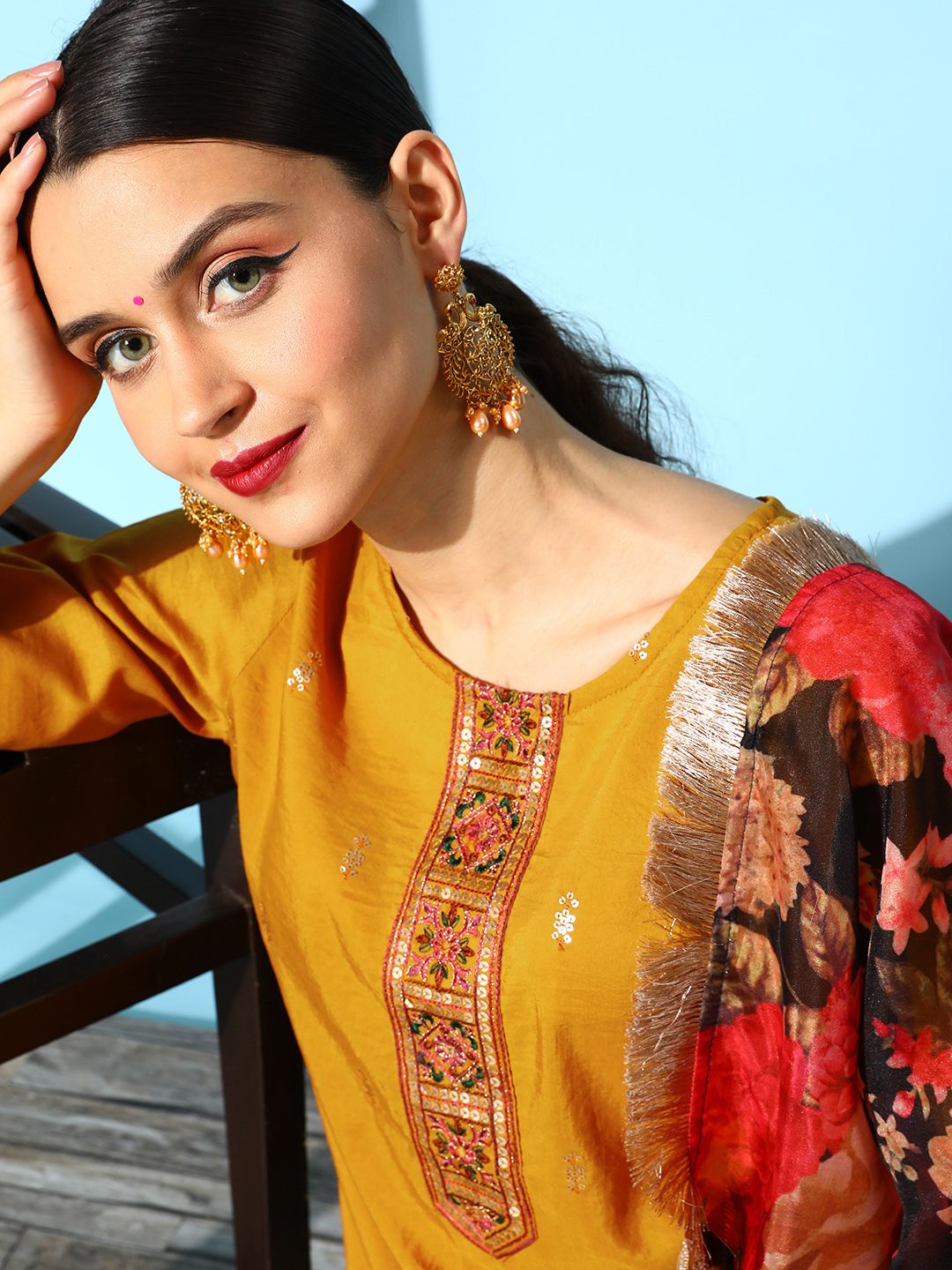 Indyancart VA Women's Ethnic Motifs Silk Blend Hyper Texture Kurta Set