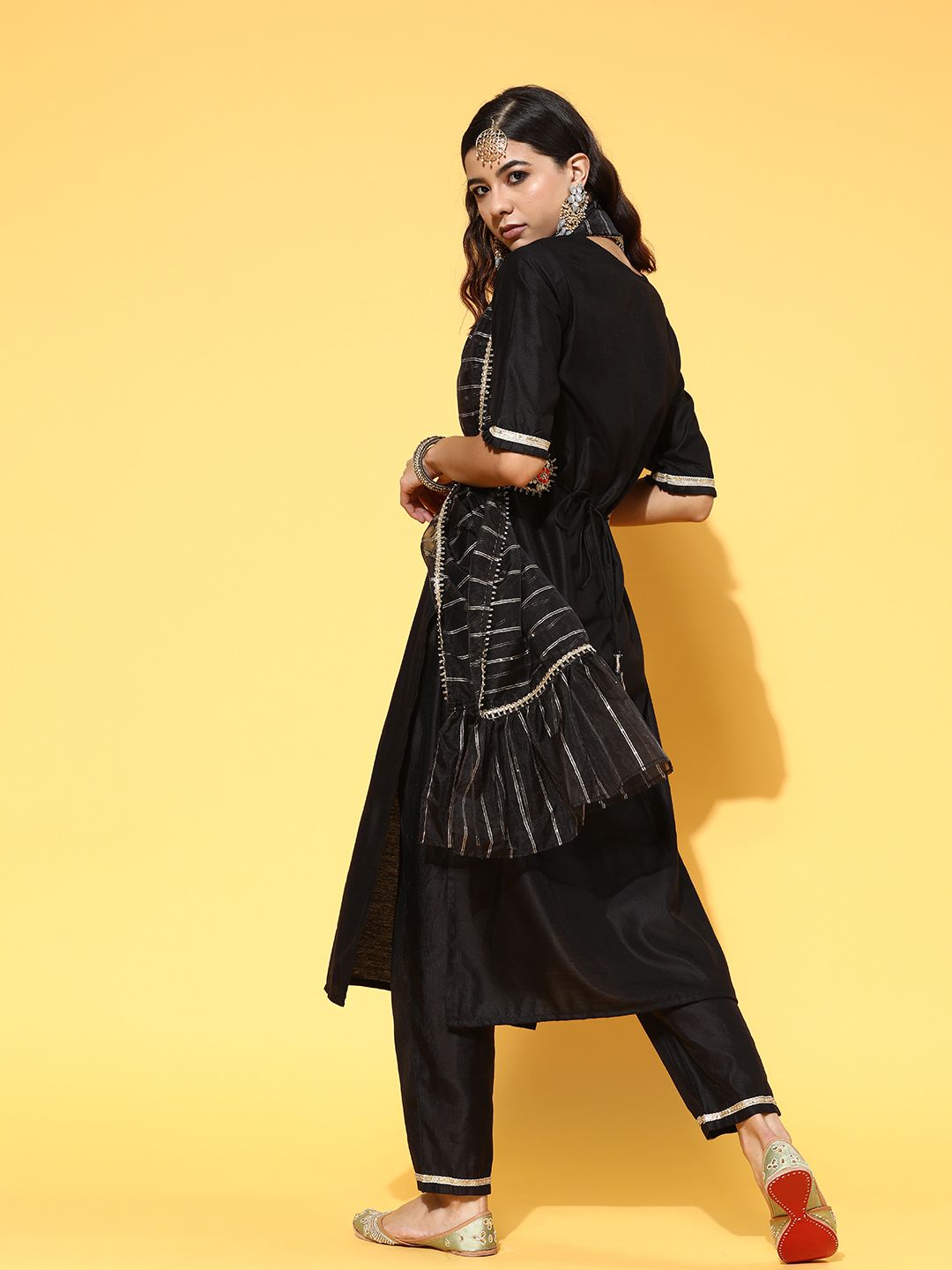 Dhiyona IE Deep Black Yoke Design Kurta with Solid Trousers