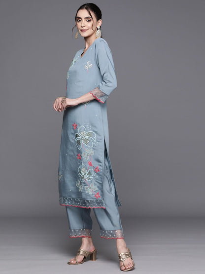 Indyancart IE Women Floral Embroidered Regular Sequinned Kurta with Trousers & With Dupatta