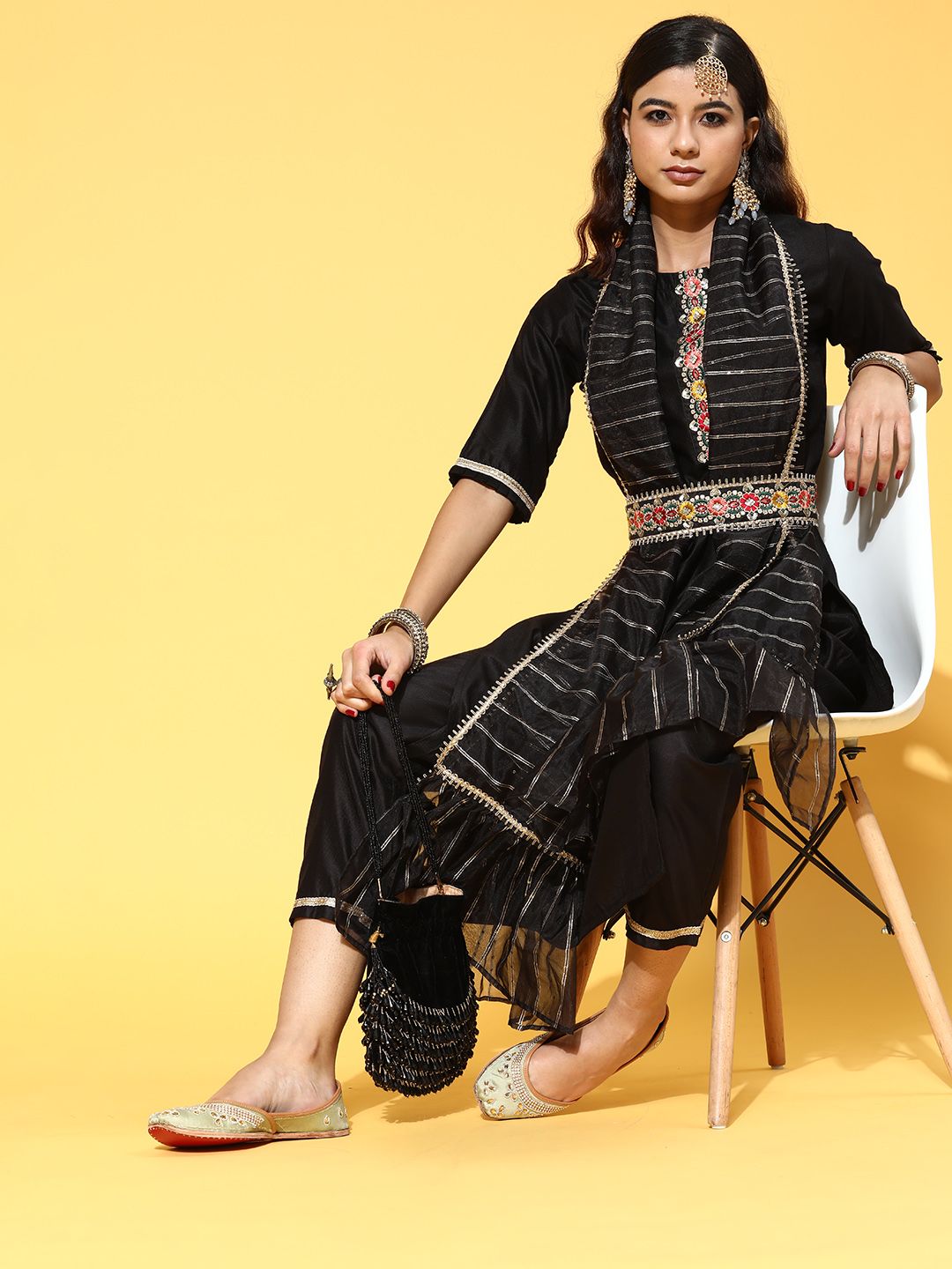 Dhiyona IE Deep Black Yoke Design Kurta with Solid Trousers