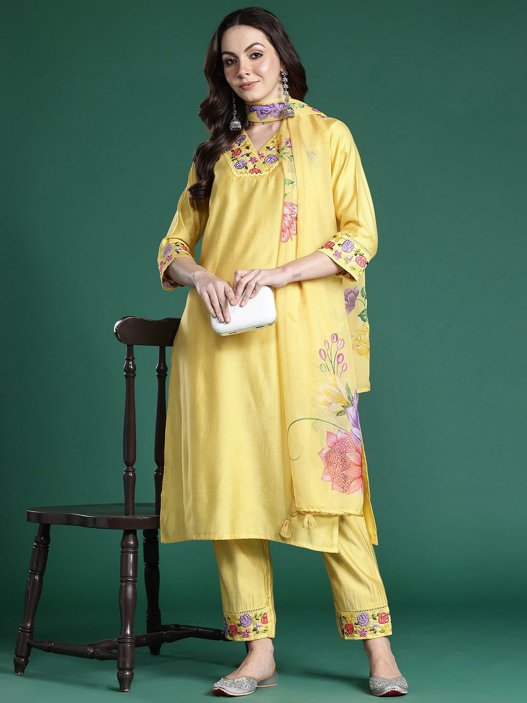 Floral Embroidered Thread Work Liva Kurta with Trousers & With Dupatta