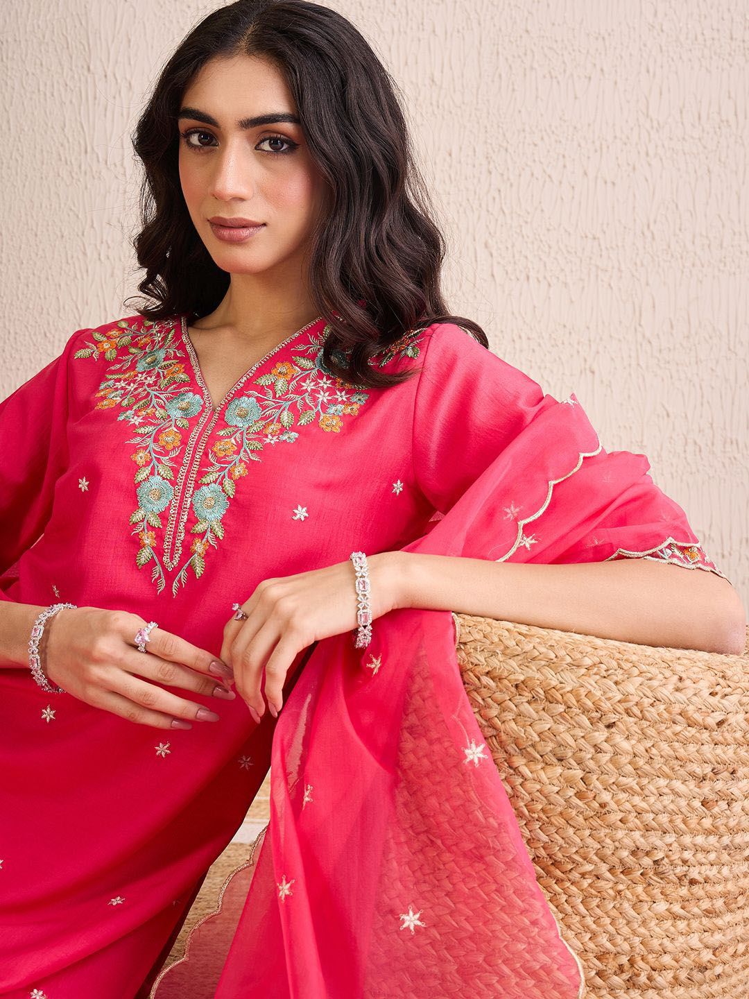Indyancart IE Women Floral Embroidered Regular Thread Work Kurta with Trousers & With Dupatta