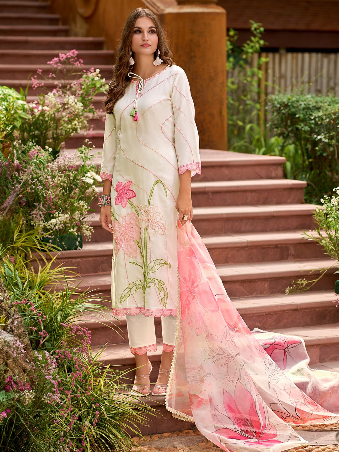 Dhiyona IE Ethnic Motifs Embroidered Regular Sequinned Kurta with Trousers & With Dupatta