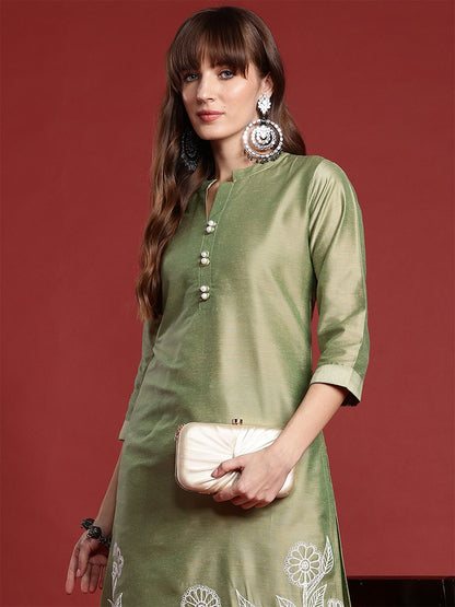 Indyancart IE Floral Embroidered Thread Work Kurta with Trousers