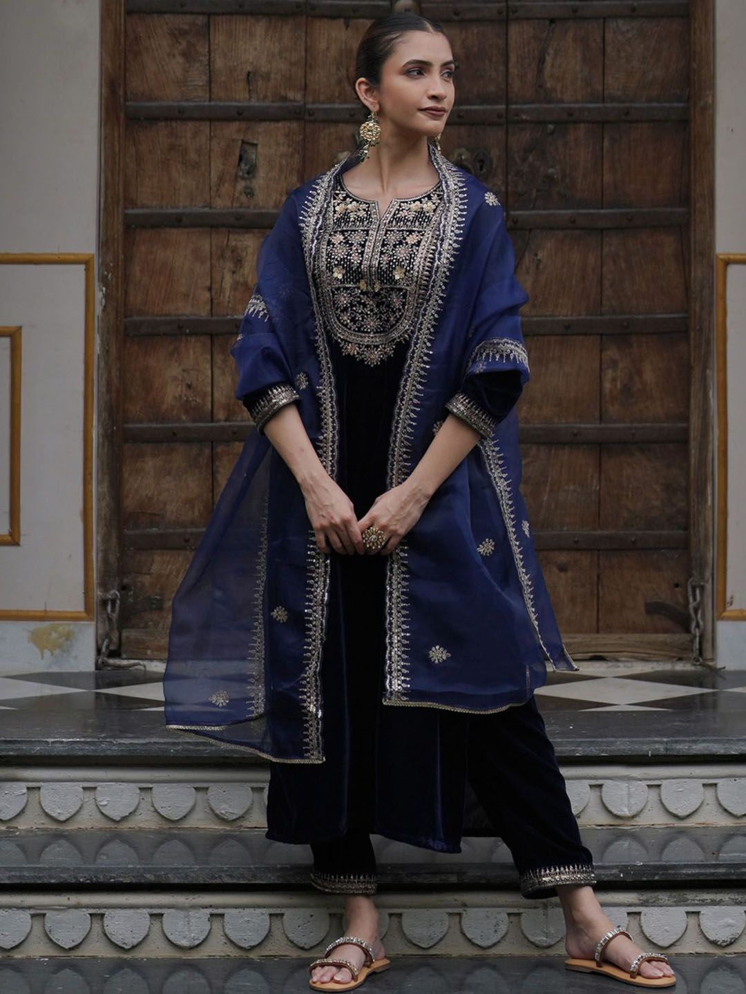 Indyancart IE Ethnic Motifs Embroidered Thread Work Velvet Kurta With Trousers & Dupatta