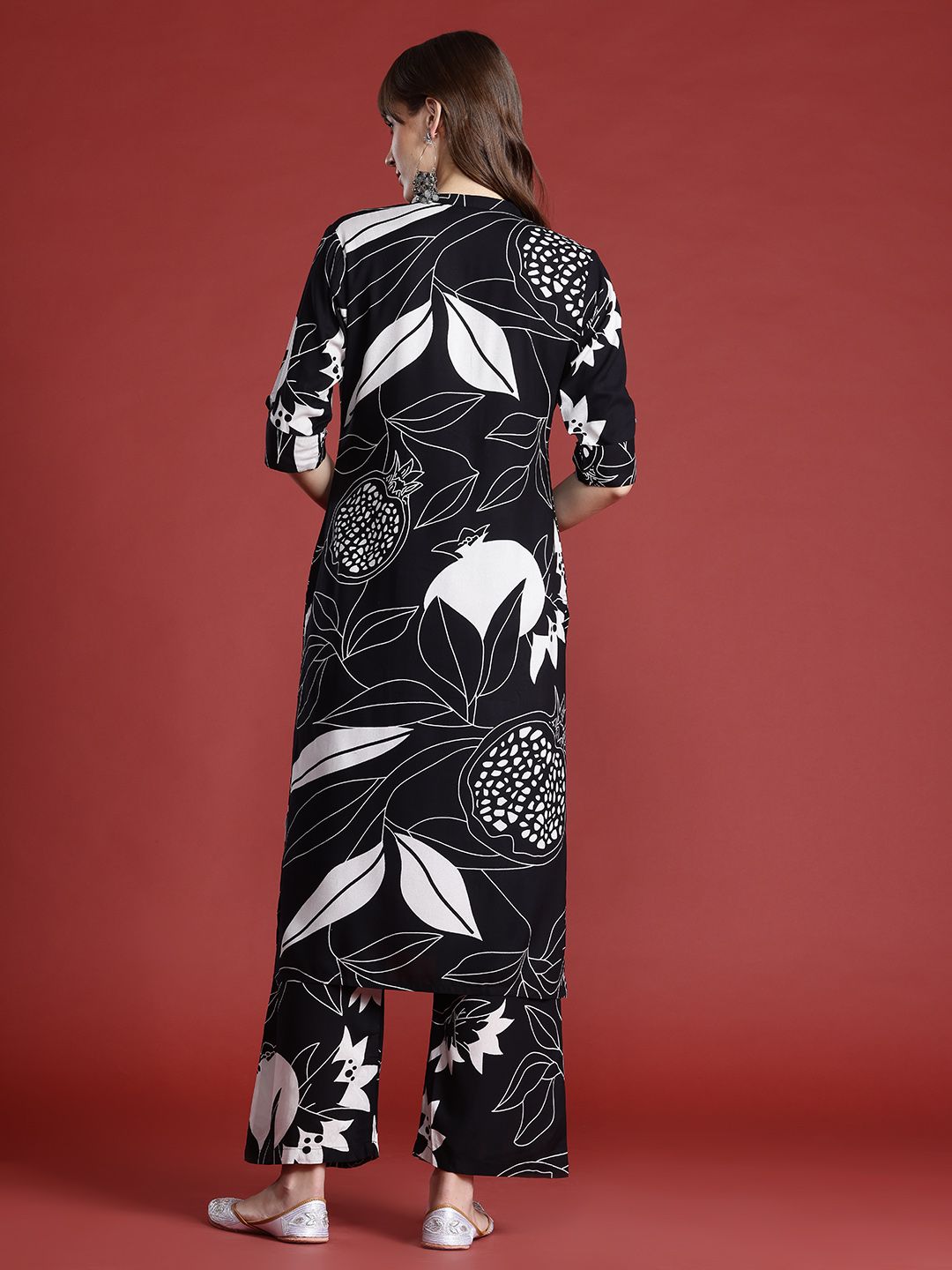 Dhiyona IE Women Printed Regular Kurta with Palazzos